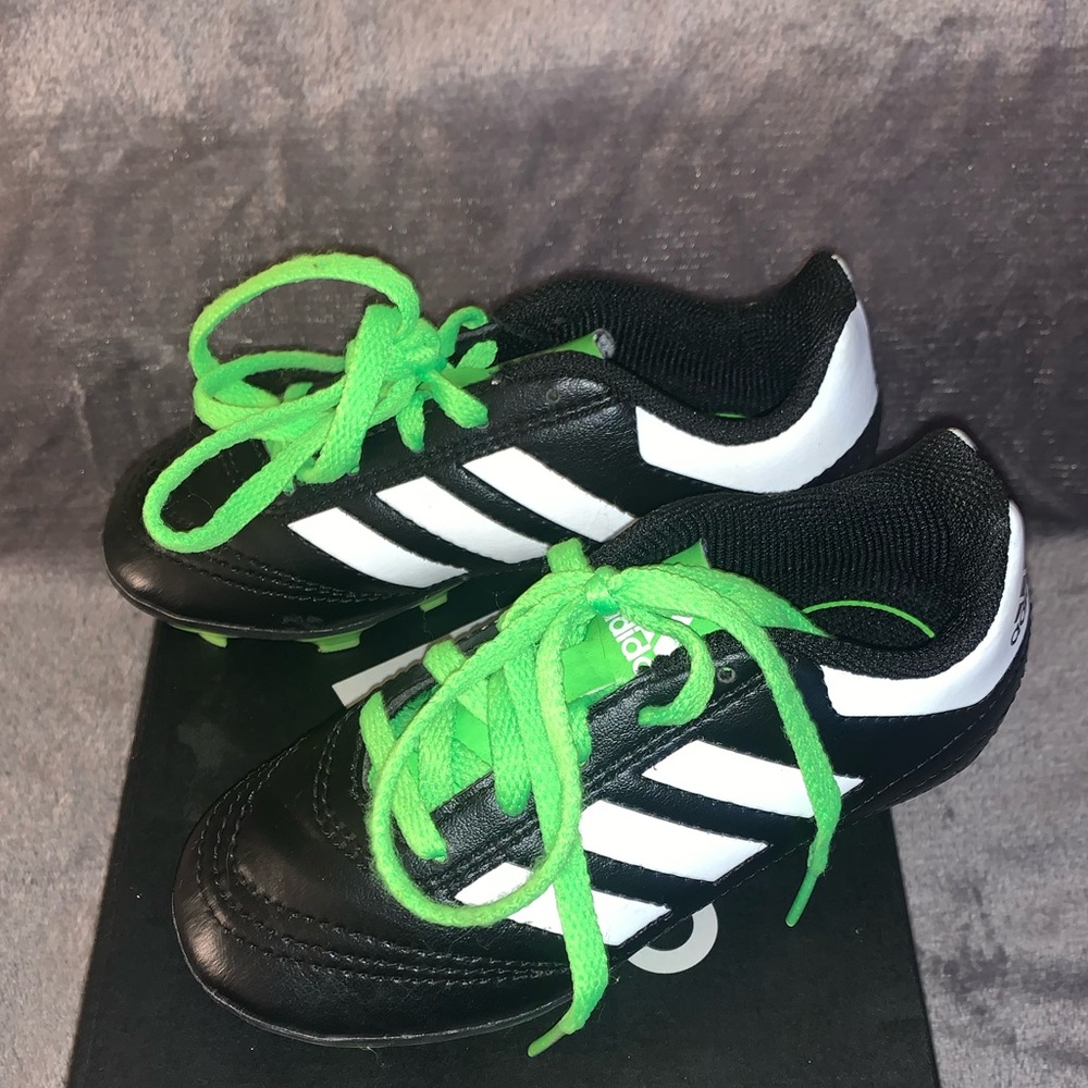 Soccer cleats - kids